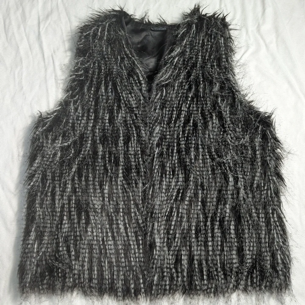 Lane Bryant Faux Shaggy Fur Women's Size 1X Black And White Open Front Vest 395 - Picture 1 of 8